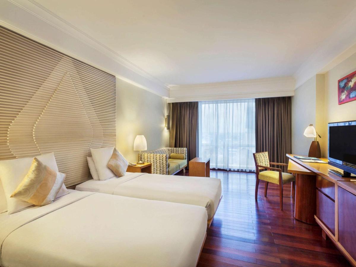 Novotel Семаранг Екстериор снимка