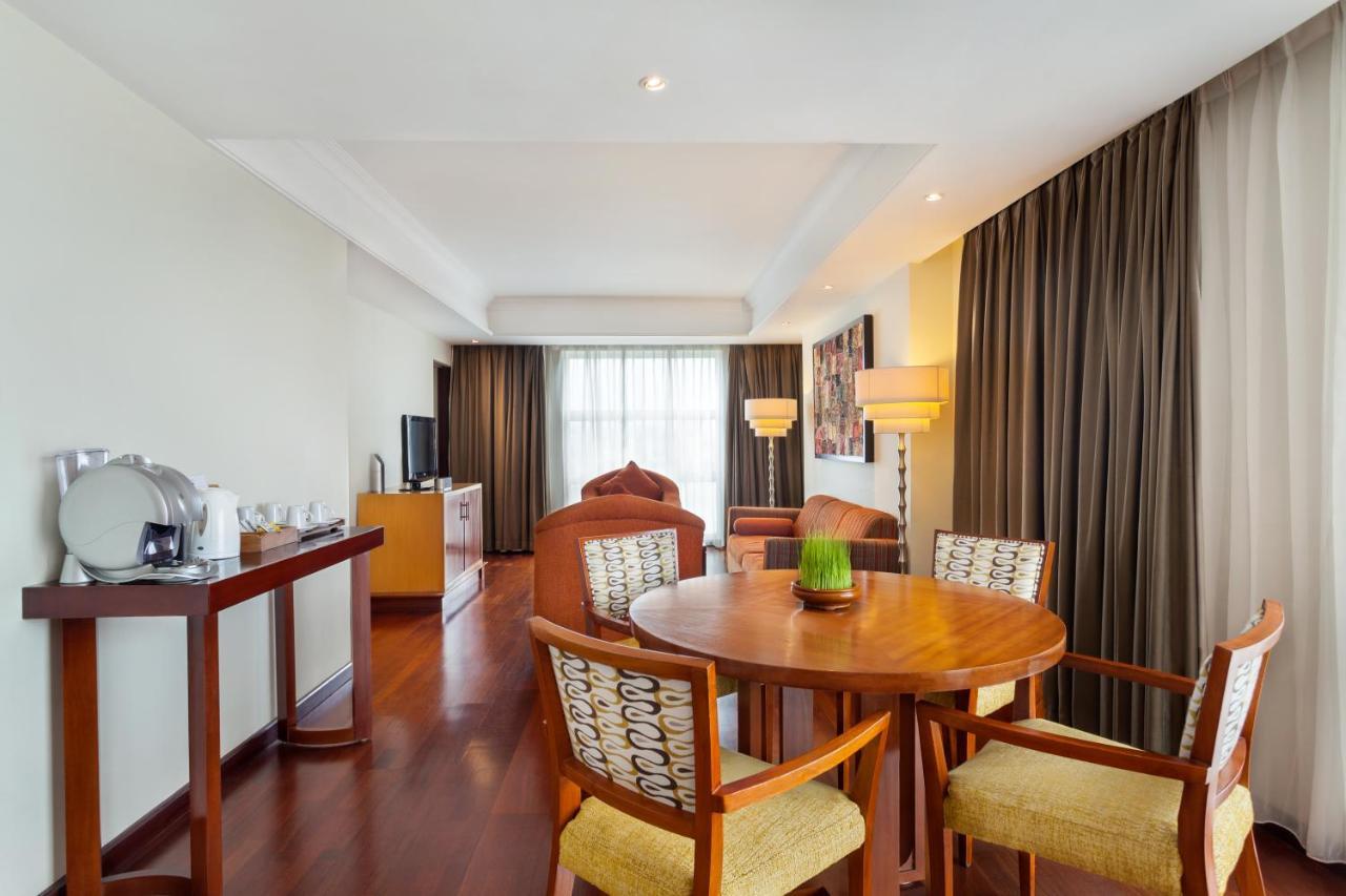 Novotel Семаранг Екстериор снимка