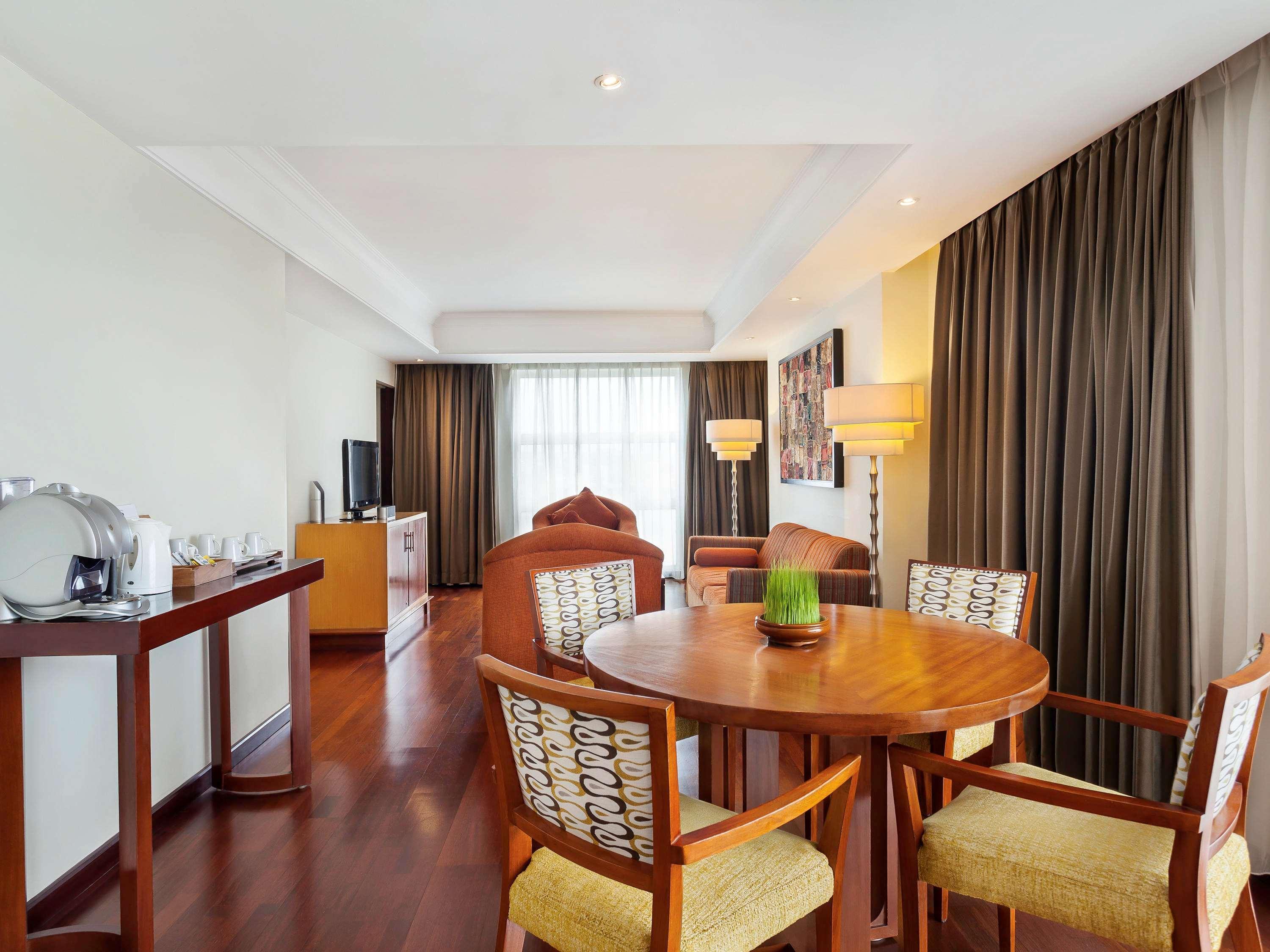 Novotel Семаранг Екстериор снимка