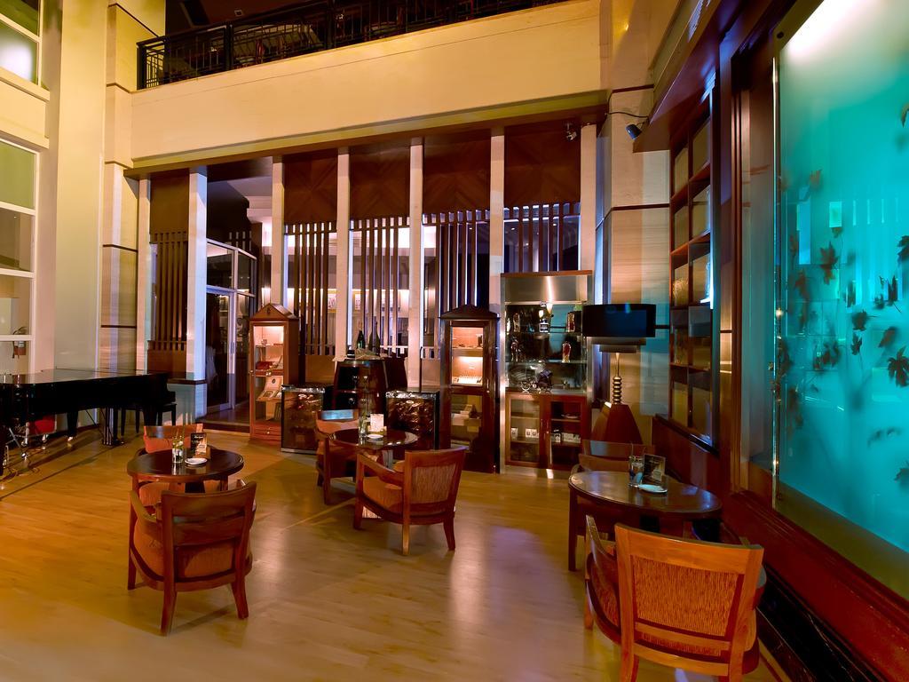 Novotel Семаранг Екстериор снимка