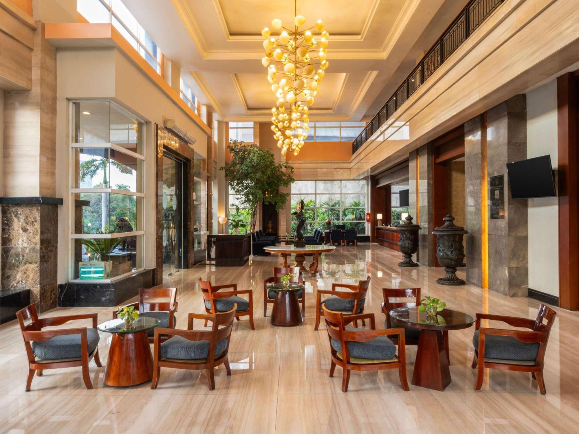 Novotel Семаранг Екстериор снимка