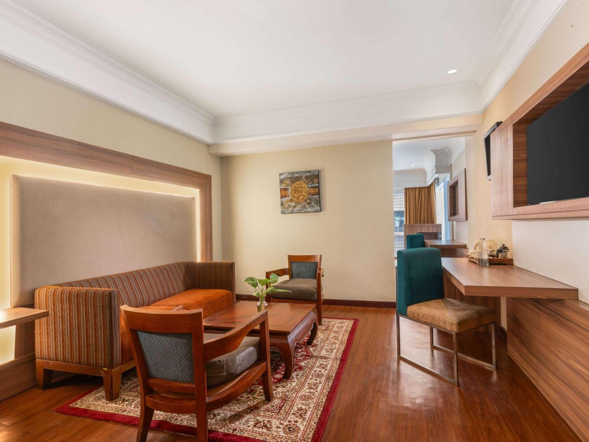 Novotel Семаранг Екстериор снимка