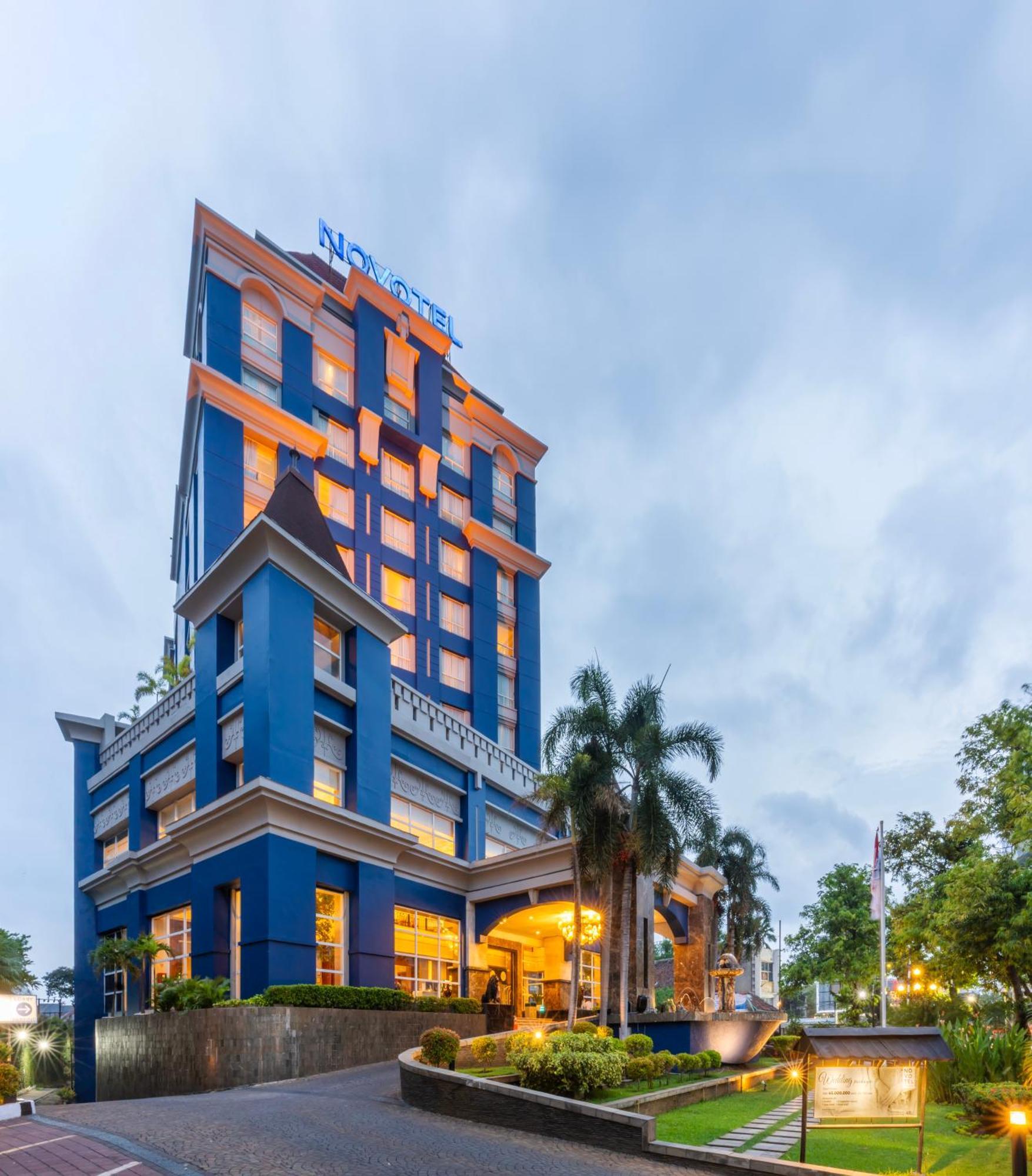 Novotel Семаранг Екстериор снимка