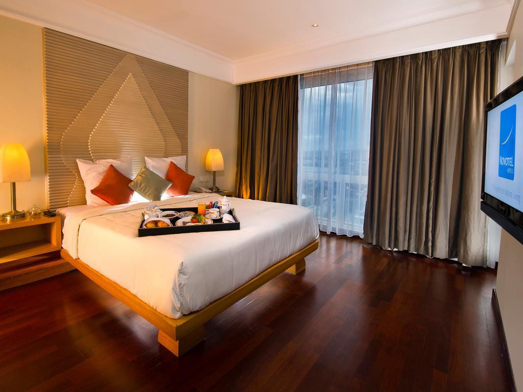 Novotel Семаранг Екстериор снимка