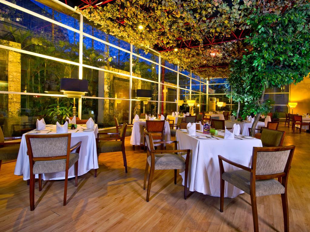 Novotel Семаранг Екстериор снимка