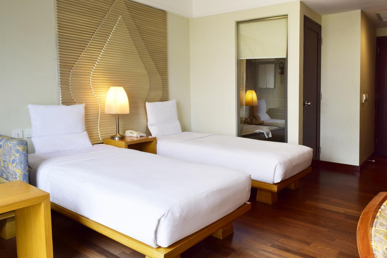 Novotel Семаранг Екстериор снимка